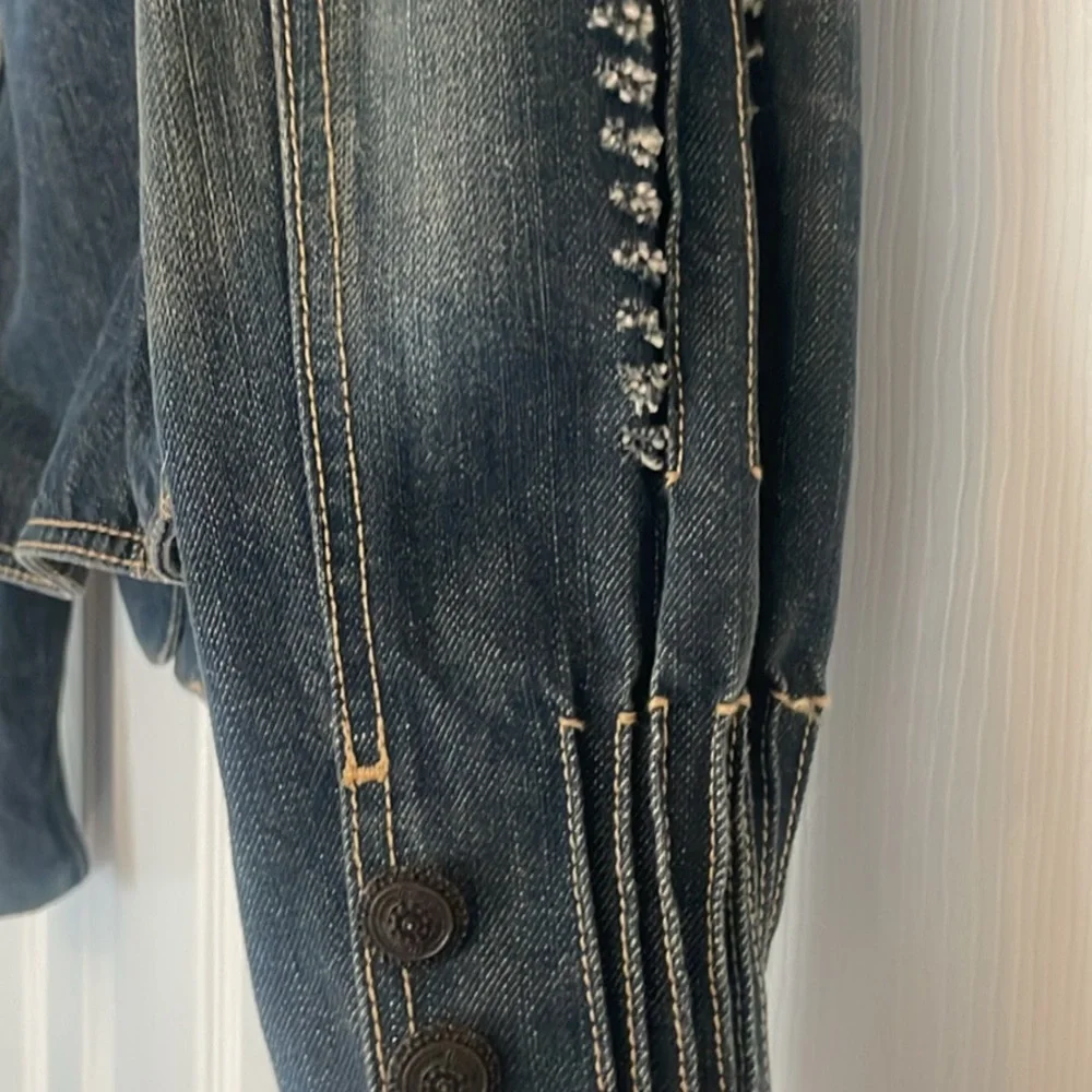 Elie Tahari Distressed  Denim Jacket w Lace Ruffled Collar M - Picture 7 of 9